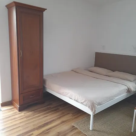 Klemens Nr Domu 14 Apartman *
